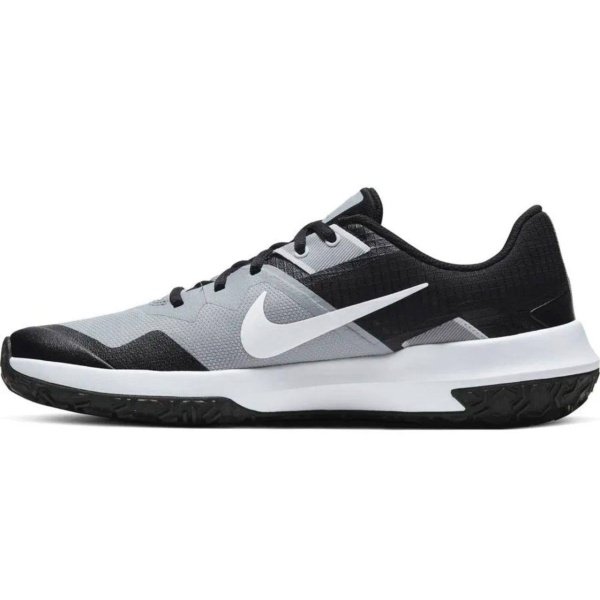 nike varsit compete tr3